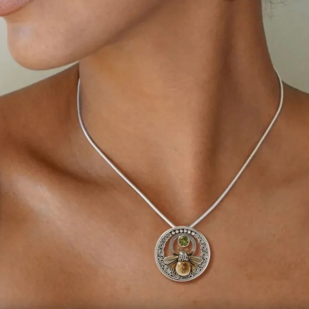 Bee Inspired by Zealandia Designs Sterling Silver & Peridot Necklace & Earrings - Picture 4 of 7